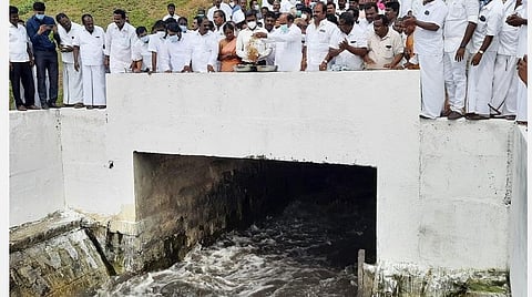 103 ஆண்டுகளுக்கு பின் பெய்த கனமழையால் நிரம்பிய ஏரி, குளங்கள்: அமைச்சர் எ.வ.வேலு
