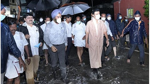 சென்னையில் ஒரே மாதத்தில் 1000 மி.மீ மழை; ஓய்வுறக்கமின்றி பணியாற்றும் அதிகாரிகள்- நானும் களத்தில் நிற்கிறேன்: முதல்வர் ஸ்டாலின்
