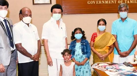 தவறுதலாக ப்ளீச்சிங் பவுடரை சாப்பிட்ட சிறுமி இசக்கியம்மாள் உடல் நலன் தேறினார்: முதல்வர் ஸ்டாலின் ரூ.5 லட்சம் நிதியுதவி