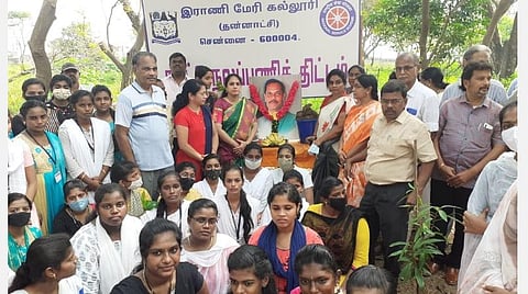 நெல் ஜெயராமன் நினைவு தினம்: சென்னையில் கல்லூரி மாணவிகள் மரக்கன்றுகள் நட்டனர்