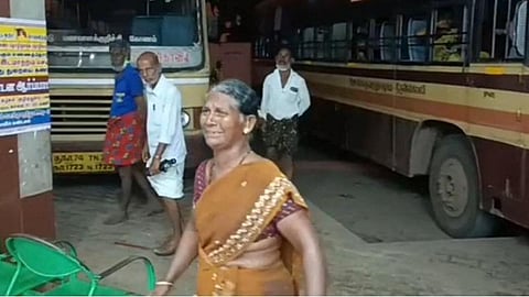 குமரியில் மீன் விற்கும் மூதாட்டியை பேருந்தில் இருந்து இறக்கி விட்ட சம்பவம்: 3 பேர் பணியிடை நீக்கம்