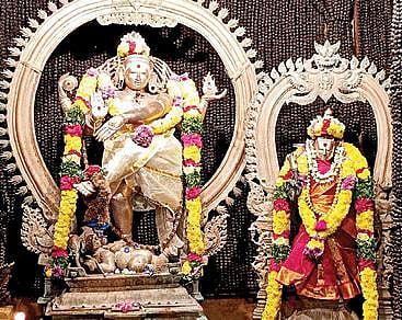 ராமேசுவரம் ராமநாத சுவாமி கோயிலில் ருத்ராட்சை மண்டபத்தில் எழுந்தருளிய நடராஜர்.