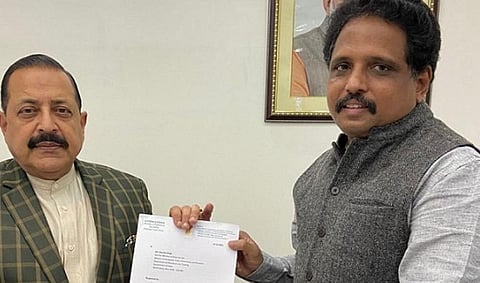 யூபிஎஸ்சி தேர்வுகளுக்கான கேள்வித் தாள்களை அனைத்து மொழிகளிலும் வழங்குக: மத்திய அமைச்சரிடம் சு.வெங்கடேசன் எம்.பி. நேரில் வலியுறுத்தல்