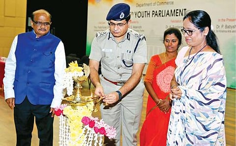  கிருஷ்ணா கலை, அறிவியல் கல்லூரியில் : இளைஞர் பாராளுமன்ற நிகழ்ச்சி :