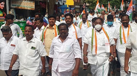 மத்திய அரசைக் கண்டித்து புதுச்சேரியில் காங்கிரஸ் பாதயாத்திரை