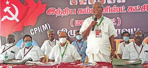 விழுப்புரத்தில் நடைபெற்ற சிபிஎம் மாநாட்டில் மாநில செயலாளர் கே.பாலகிருஷ்ணன் பேசுகிறார்.