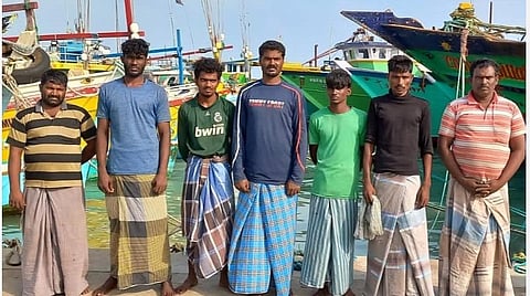 நேற்று கைதான 43 மீனவர்களில் சிலர்.