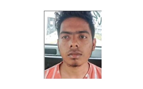 கைது செய்யப்பட்டுள்ள விக்னேஷ்.