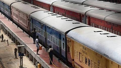 பொங்கல் பண்டிகையை முன்னிட்டு தென்மாவட்டங்களுக்கு 4 சிறப்பு ரயில்கள் இயக்கம்