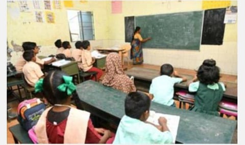 டிச.25 முதல் ஜன.2 வரை பள்ளி மாணவர்களுக்கு அரையாண்டு விடுமுறை: அமைச்சர் அன்பில் மகேஸ்