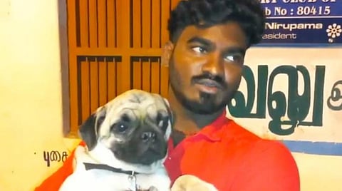 காணாமல் போன மீட்ட ஜோயோவுடன் சதீஷ்குமார்.