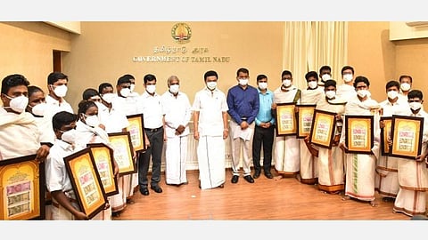 அர்ச்சகர், ஓதுவார் உள்ளிட்ட பயிற்சி மாணவர்களுக்கான ரூ.3,000 உதவித் தொகை திட்டம்: ஸ்டாலின் தொடங்கி வைத்தார்