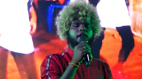 பெண் குழந்தைகளை ஆபாசமாக சித்தரித்து வீடியோ பாடலை பாடிய கானா பாடகர் கைது