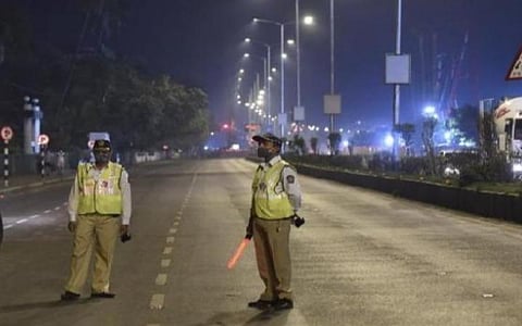 ஒமைக்ரான் பரவல் எதிரொலி; உ.பி.யில் இரவுநேர ஊரடங்கு: இன்று முதல் அமல்படுத்த உத்தரவு