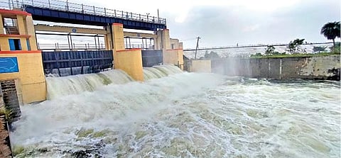 கனமழை காரணமாக நீர்வரத்து அதிகரிப்பால் சென்னை குடிநீர் ஏரிகளில் இருந்து உபரிநீர் வெளியேற்றம்