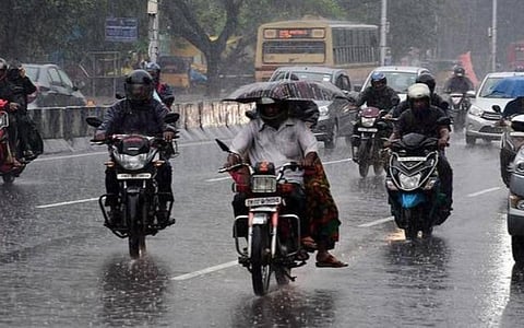 கடலோரப் பகுதிகளில் எதிர்பாராமல் பெய்யும் அதிகனமழை; வளிமண்டல மாற்றங்களை ‘ட்ரோன்’ மூலம் முன்கூட்டியே அறிய திட்டம்: மத்திய புவி அறிவியல் அமைச்சக செயலர் எம்.ரவிச்சந்திரன் தகவல்