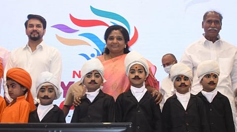 வானொலி சேவையை முடக்கவில்லை; விரிவுபடுத்தவே நடவடிக்கை: மத்திய அமைச்சர் அனுராக் தாக்கூர்