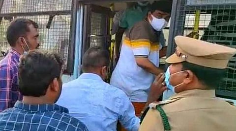 ராஜேந்திர பாலாஜிக்கு 15 நாட்கள் நீதிமன்றக் காவல்: சிறையில் அடைப்பு