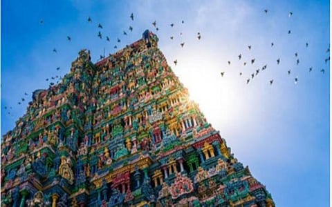 வழிபாட்டுத் தலங்களில் பக்தர்களுக்கு அனுமதியில்லை: முகப்பு பகுதிகளில் சுவாமியை வணங்கிச் சென்ற பக்தர்கள்