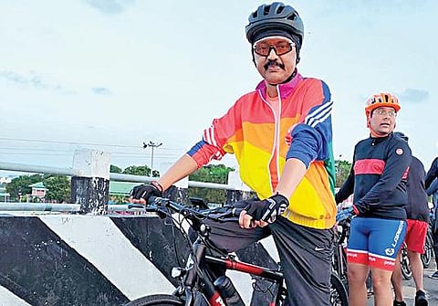 கிழக்கு கடற்கரை சாலையில் சைக்கிள் பயணம் மேற்கொண்ட முதல்வர் ஸ்டாலின்
