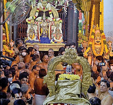 வைகுண்ட ஏகாதசியை முன்னிட்டு திருவல்லிக்கேணி பார்த்தசாரதி கோயிலில் சொர்க்கவாசல் திறப்பு