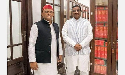 பாஜக, பகுஜன், காங்கிரஸில் இருந்து கட்சி மாறுபவர்களால் உ.பி.யில் சமாஜ்வாதி கட்சி தலைவர்கள் கலக்கம்
