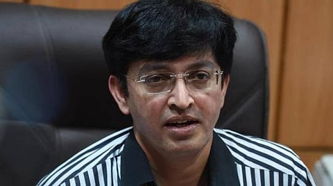 கரோனா வைரஸ் தொற்றால் பாதிக்கப்பட்டவர்களை மருத்துவப் பரிசோதனைக்குப் பின்னரே வீட்டு தனிமைக்கு அனுமதிக்க வேண்டும்: சுகாதாரத் துறைச் செயலர் ஜெ.ராதாகிருஷ்ணன் அறிவுறுத்தல்