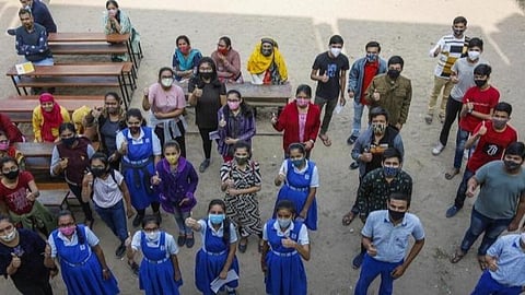 மார்ச் மாதத்திலிருந்து 12 முதல் 14 வயதுடைய சிறாருக்கும் கரோனா தடுப்பூசி: மத்திய அரசு தகவல்