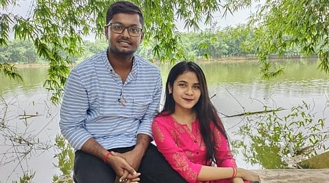கூகுள் மீட்டில் திருமணம், ஜோமோட்டோ மூலம் விருந்து, ஜி-பே வழியில் மொய் - கவனம் ஈர்க்கும் ஆன்லைன் மணவிழா