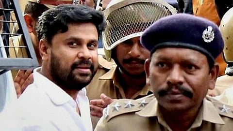 'அப்படி யோசிக்கக் கூட செய்யாதீர்கள்' - நடிகர் திலீப்பை போலீஸ் விசாரிக்க அனுமதித்த நீதிமன்றம்