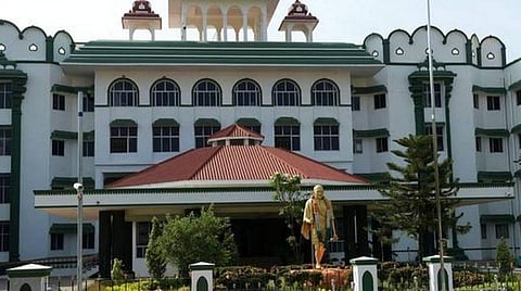 தஞ்சாவூர் பள்ளி மாணவி தற்கொலை வழக்கில் மறு பிரேத பரிசோதனை தேவையில்லை: உயர் நீதிமன்றம் உத்தரவு