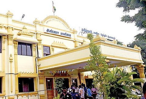 ஊரக உள்ளாட்சி பதவியை ராஜினாமா செய்யாமல் நகர்ப்புற உள்ளாட்சித் தேர்தலில் போட்டியிட்டால் தகுதி நீக்கம்: மாநில தேர்தல் ஆணையம் எச்சரிக்கை