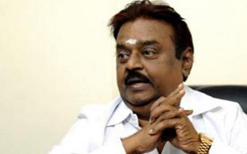 சென்னை மாநகராட்சியில் முதல்கட்டமாக 100 வார்டுகளுக்கு தேமுதிக வேட்பாளர் பட்டியல்: விஜயகாந்த் வெளியிட்டார்