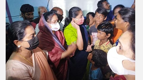 தஞ்சை பள்ளி மாணவி தற்கொலை விவகாரம் | யாரைக் காப்பாற்ற முயல்கிறார் முதல்வர் ஸ்டாலின்? - விஜயசாந்தி கேள்வி