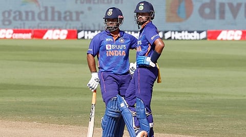 IND vs WI 3rd ODI | சரிந்த டாப் ஆர்டர்; ரிஷப் - ஸ்ரேயாஷ் துணையுடன் இந்தியா 265 ரன்கள் சேர்ப்பு