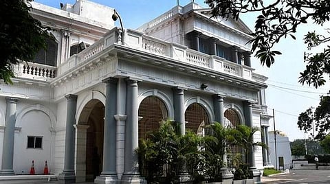 வக்ஃப் வாரிய சொத்துகளுக்கு தடையில்லா சான்று வழங்கி மோசடி செய்ததாக வழக்கு: குற்றம்சாட்டப்பட்டவர்கள் மீது நடவடிக்கை எடுக்க தமிழக அரசு உத்தரவு