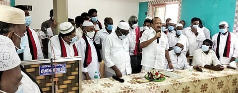 லால்பேட்டை பேரூராட்சியில் நடந்த திமுக மற்றும் கூட்டணிக்கட்சிகளின் உள்ளாட்சித் தேர்தல் ஆலோசனை கூட்டத்தில் பேசிய அமைச்சர் எம்ஆர்கே.பன்னீர் செல்வம்.