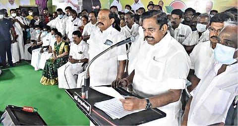 ஈரோட்டில் நடந்த நகர்ப்புற உள்ளாட்சித் தேர்தல் பிரச்சாரக் கூட்டத்தில் அதிமுக இணை ஒருங்கிணைப்பாளர் பழனிசாமி பேசினார்.