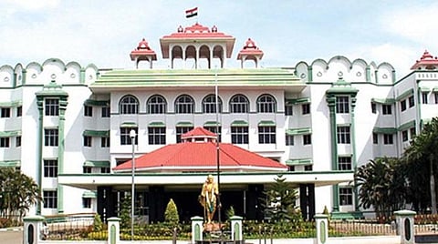 நெல்லை மணல் கடத்தல் வழக்கில் கைதான கேரள பிஷப், 5 பாதிரியார்களுக்கு நிபந்தனை ஜாமீன்