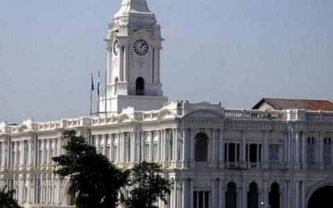 சென்னை மாநகராட்சித் தேர்தல் வாக்குப்பதிவை கண்காணிக்க; கேமரா பொருத்த கோரிய வழக்கு தள்ளுபடி: மனுதாரருக்கு ரூ.5 ஆயிரம் அபராதம்
