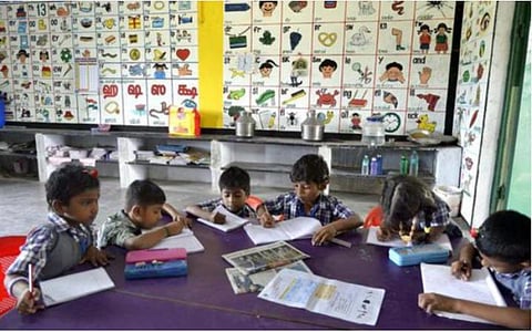 திருமணம், இறப்பு நிகழ்வுகளுக்கு கட்டுப்பாடுகள் தொடரும்: தமிழகத்தில் இன்று முதல் நர்சரி பள்ளி திறப்பு