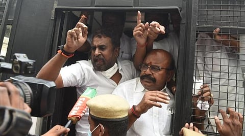 படங்கள்: ஜெ.மனோகர்