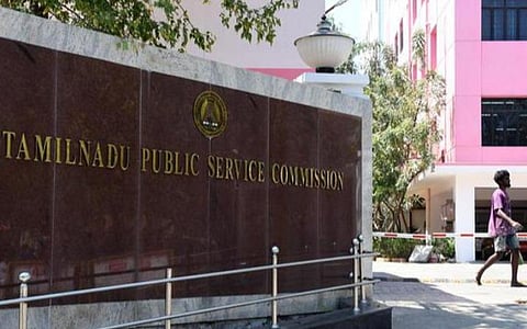 தேர்வாணைய அறிவிக்கைகளும் வேலையில்லா நெருக்கடியும்