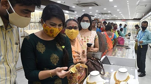 உயர்ந்த தங்கம் விலை குறைந்தது: இன்றைய நிலவரம் என்ன?