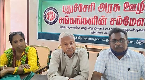கருணை அடிப்படையில் பணி வழங்குவதில் பல லட்சம் மோசடி: நடவடிக்கை கோரும் புதுச்சேரி அரசு ஊழியர் சங்கம்