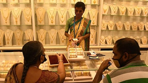 தங்கம் விலை உயர்வு: இன்றைய நிலவரம் என்ன?