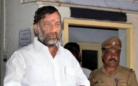 சசிகலா சந்திப்பு எதிரொலி: அதிமுகவில் இருந்து ஓபிஎஸ் சகோதர் ஓ.ராஜா நீக்கம்