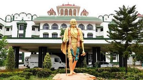 சோனியா புகைப்படத்தை பயன்படுத்தி அவதூறு பரப்புவதை தடுக்க நடவடிக்கை: உசிலம்பட்டி போலீஸாருக்கு உயர் நீதிமன்றம் உத்தரவு