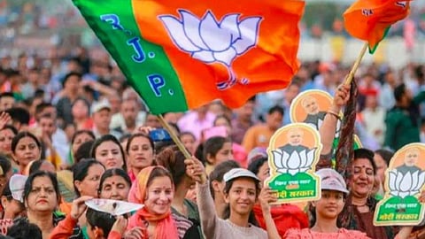 கோவாவில் தொங்கு சட்டசபை கணிப்பை தவிடுபொடியாக்கிய பாஜக