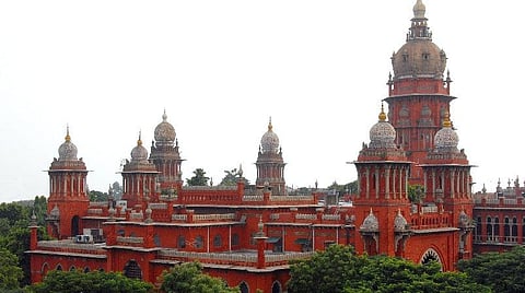 சேலம் மாவட்டத்தில் உள்ள 4 பேரூராட்சிகளில் மறைமுக தேர்தலை தள்ளிவைத்தது ஏன்? - அறிக்கை தாக்கல் செய்ய ஆணையத்துக்கு உயர் நீதிமன்றம் உத்தரவு